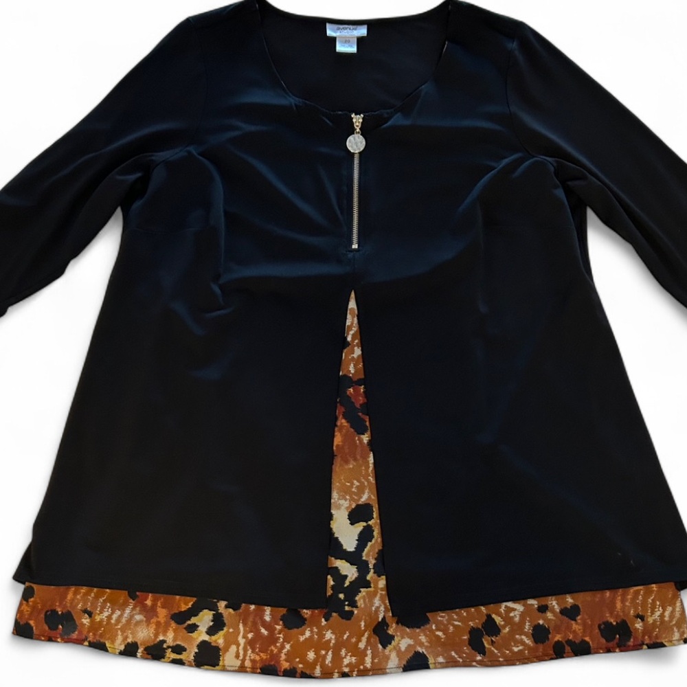 AVENUE QUARTER SLEEVE BLACK GOLD ZIPPER CHEETAH DETAILING SZ 20